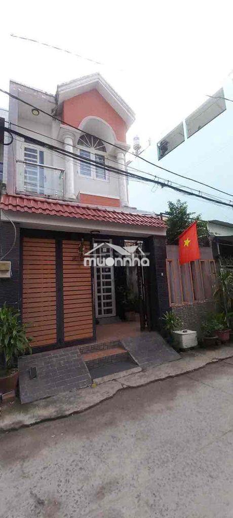 Nhà 1/ đường số 10 thông liên khu 5-6, dt 100m2 trệt lầu hẻm 8m thông