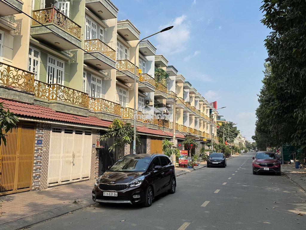 Bán nhà dĩ an ngay kcn tân đông hiệp b  phú mỹ hiệp, 3 tầng,  4.3 tỷ - 2