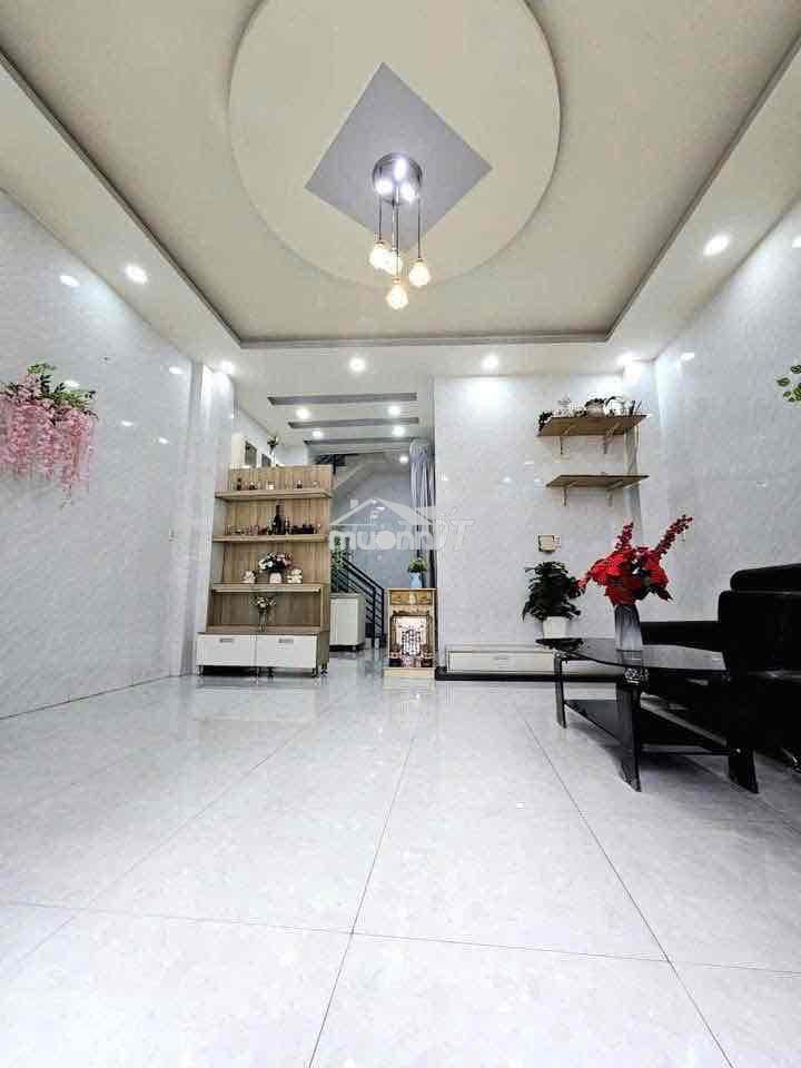 📍4tỷ790 tl - bùi minh trực p6 q8  - dt: 5,1m x 9,6m   - kết cấu: trệt, - 2