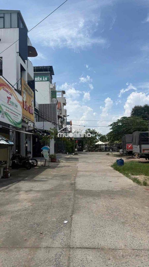 Bán nhà hiệp thành 11 nhà chủ ở xây dựng chắc chắn cửa toàn gỗ đỏ - nh