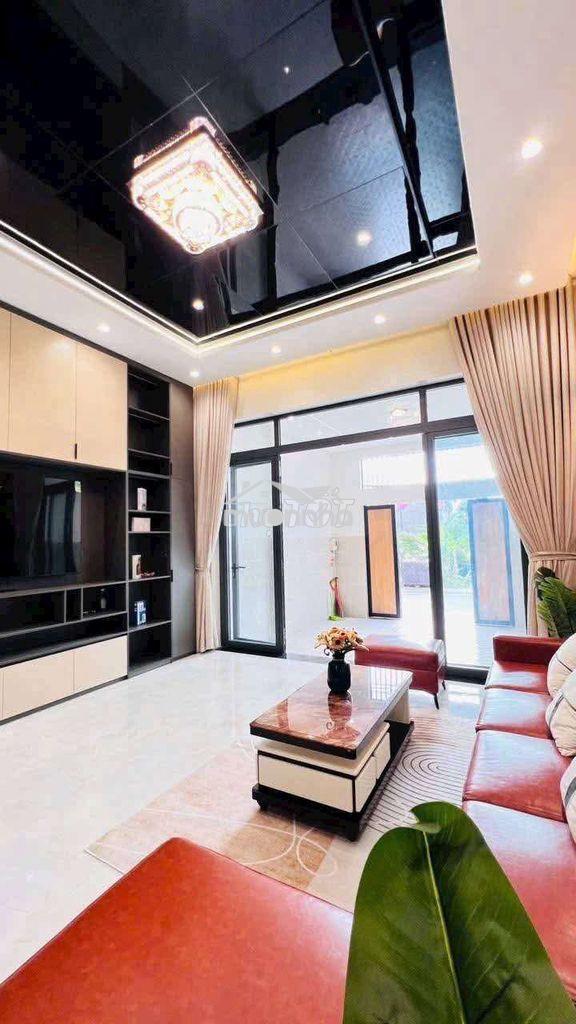 Siêu phẩm 5m x 22m. 3 tầng ô thang máy mặt tiền nhánh thạnh xuân 25 - 4