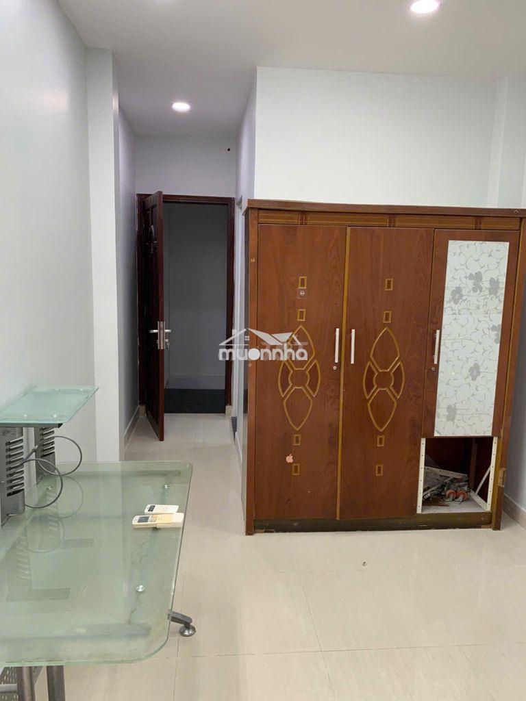 Nhà nguyên căn 4 tầng đúc ngay trung tâm quận 1 - 4