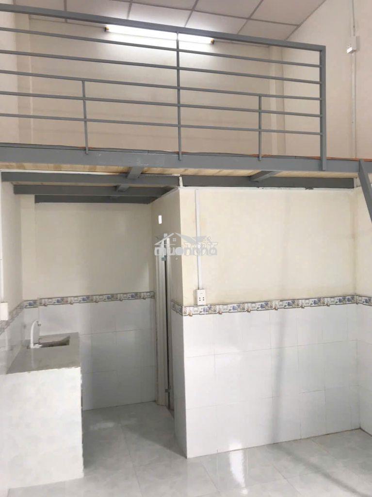Phòng mới xây có gác giá bình dân !