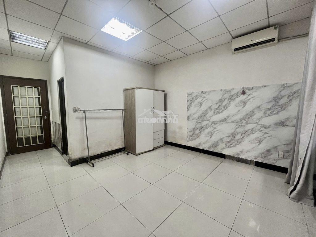 Phòng 25m2 giá 4tr. đường bà triệu - nguyễn kim quận 5 có cửa sổ trời - 3