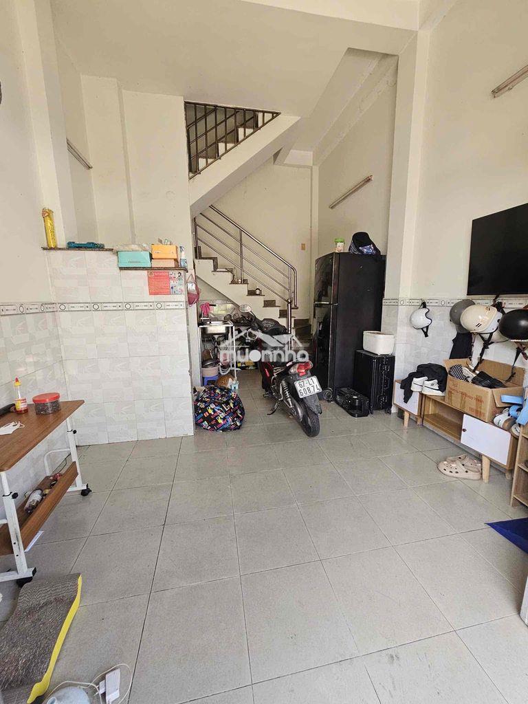 Nhà nguyên căn ngay vòng xoay điện biên phủ 2pn 2 ban công