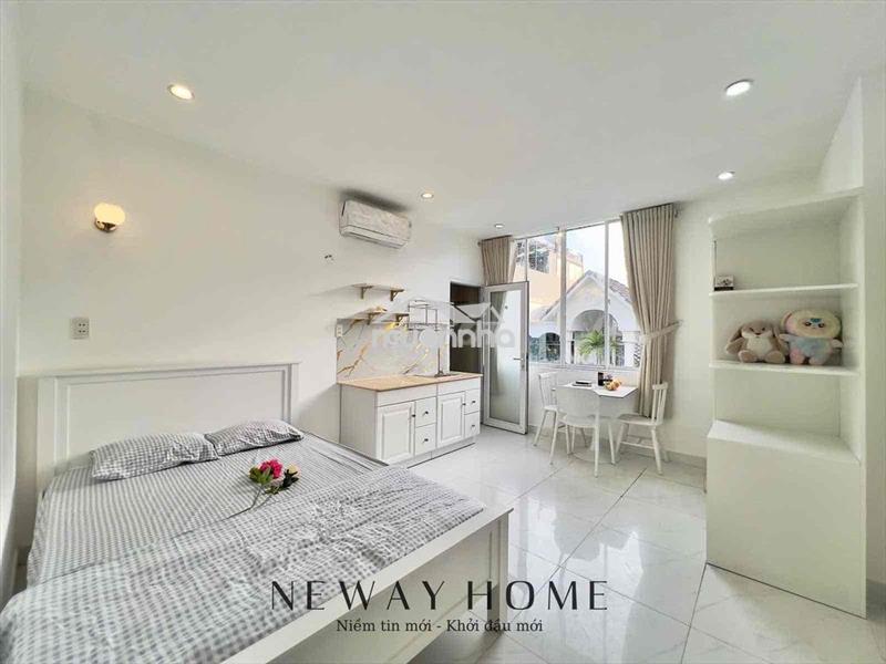 Khai trương nhà mới full nội thất cửa sổ thoáng