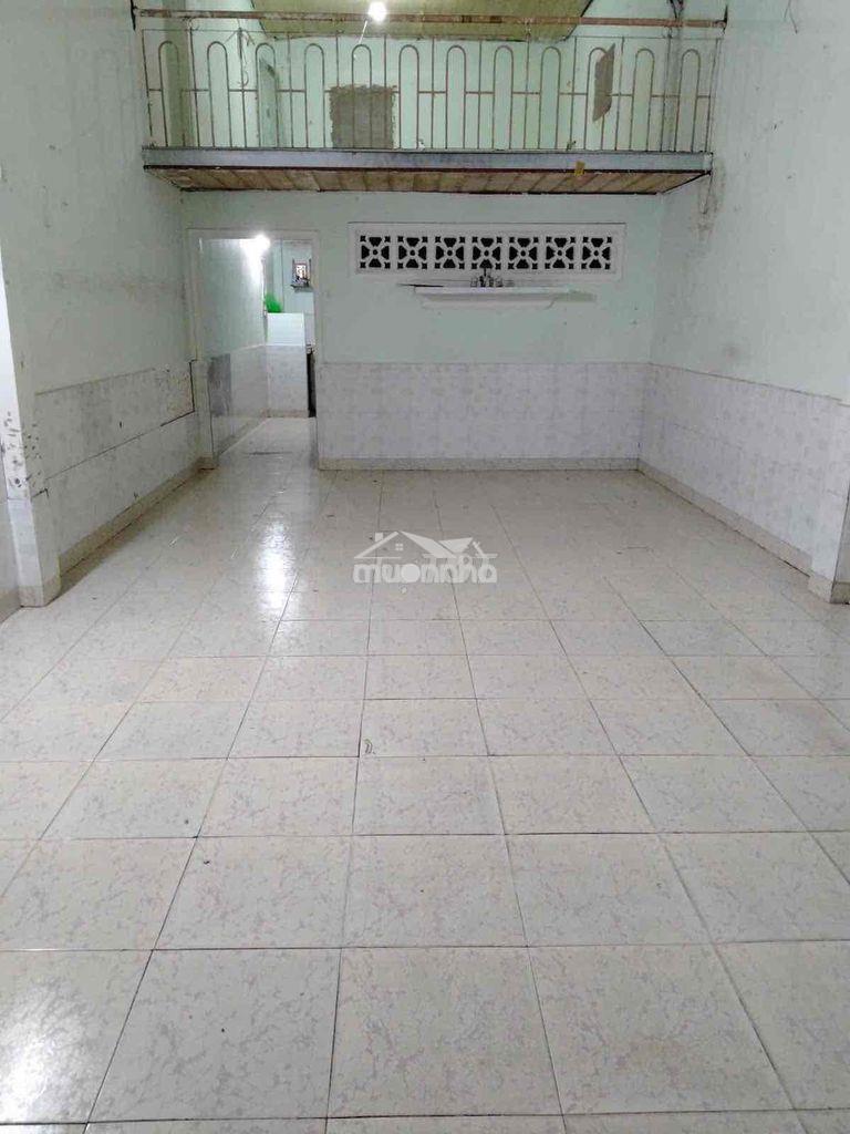 Nhà thuê hẻm 329// tân hương  dt 4x13m gác lửng 2 pn 1 wc  nhà sạch đẹ