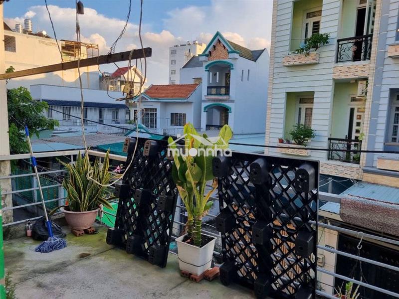 Nhà nguyên căn 60m2, hxt, 2pn, ban công , gần emart phan huy ích
