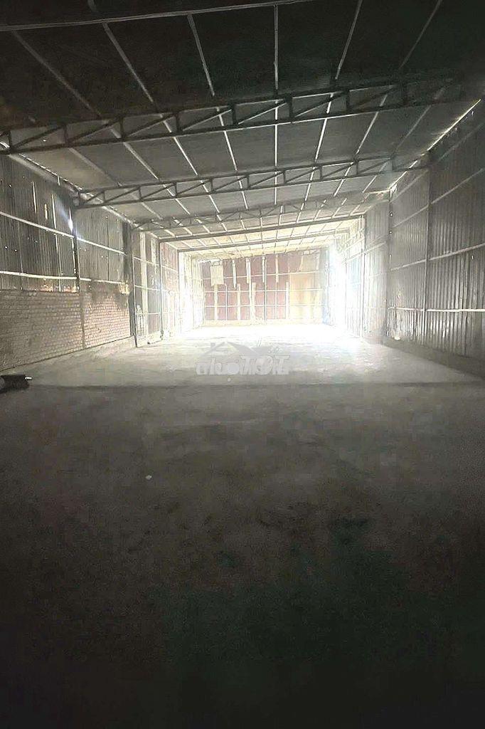 Cho thuê rẻ 3triệu/tháng 120m2 kho, nhà xưởng p.hố nai gần gx xuân trà