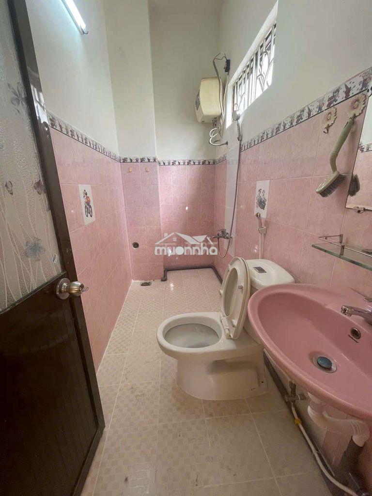 Cho thuê nguyên lầu 1 rộng rãi, 2 phòng ngủ, lối đi riêng - 3