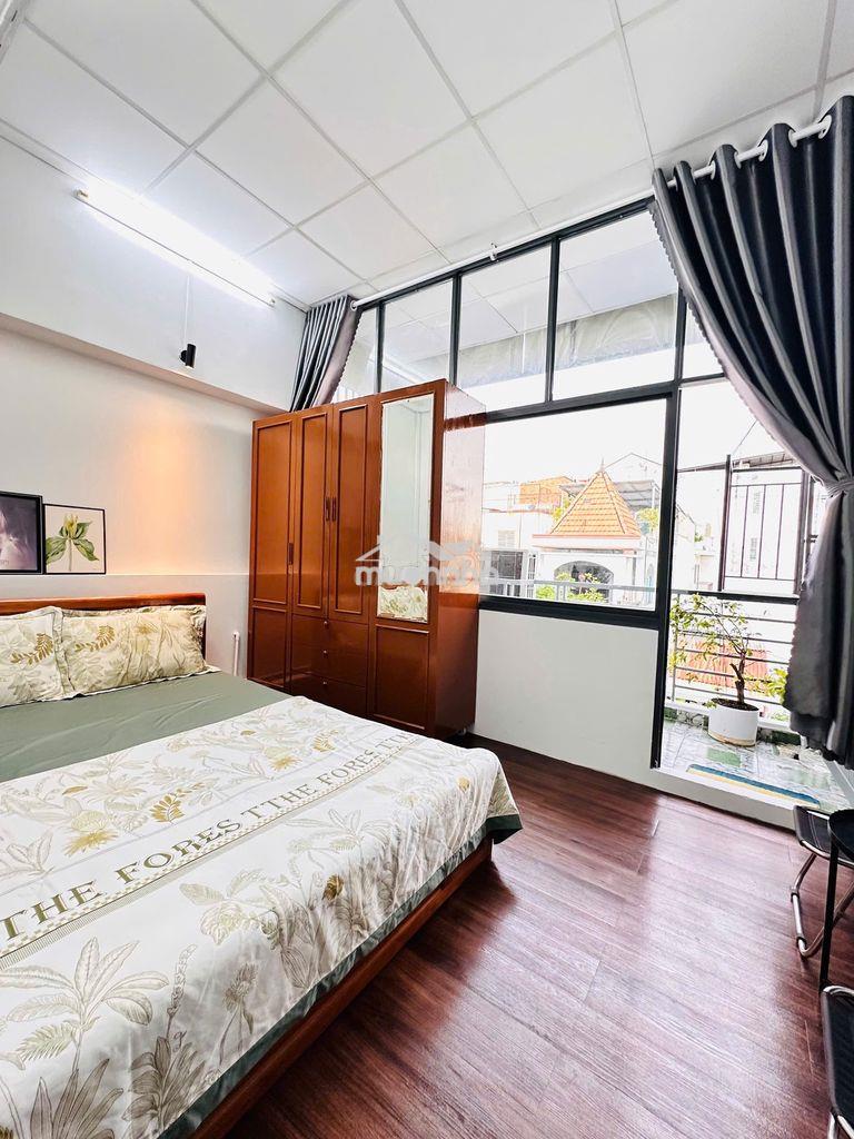 Cho thuê chdv, 2pn, tách bếp, full nội thất, ban công, thang máy, 45m2