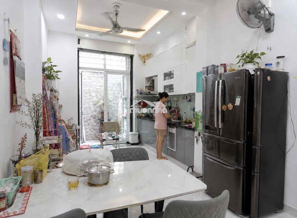 Nhà 4 tầng 69m2 ngang 4m đẹp c/x lê đại hành q11, full nội thất. 11.5t - 4