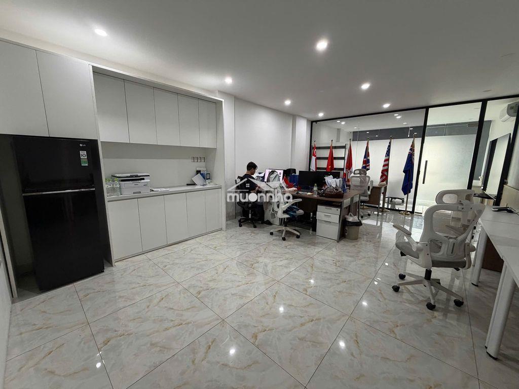 Văn phòng lầu 2 . có hầm để xe - 2