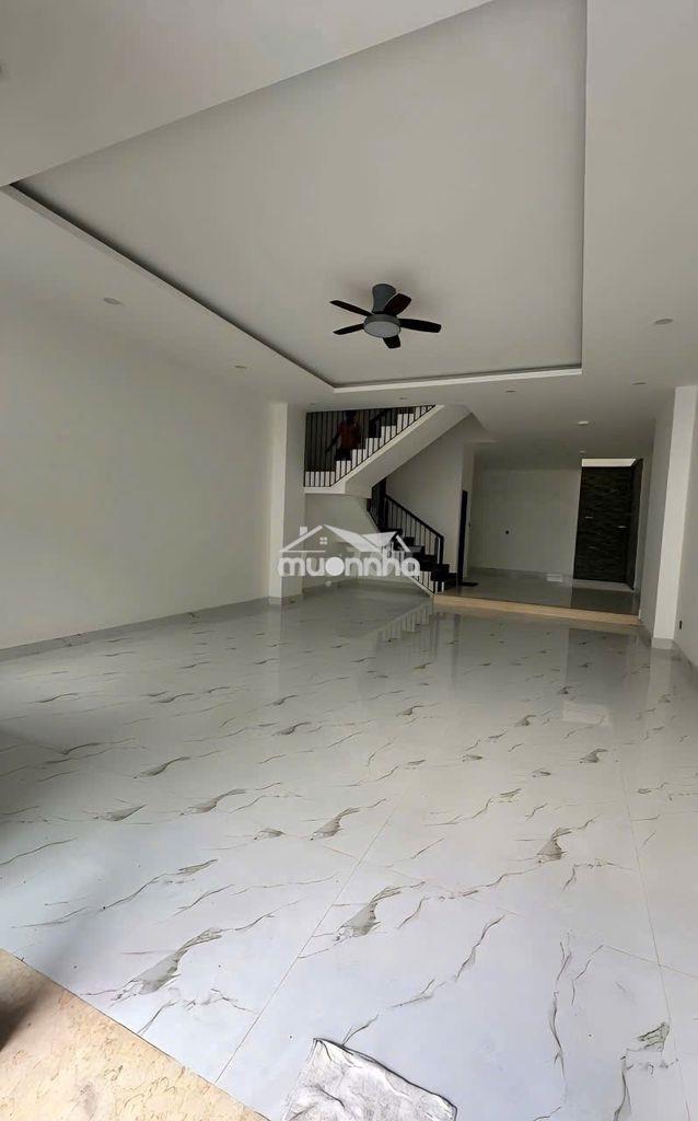 Cần cho thuê nhà ngang 6m hxh 449/6a sư vạn hạnh p.12 q.10 - 2