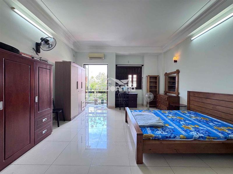 Siêu phẩm ! studio - balcon - ngay hà đô - vòng xoay dân chủ - chỉ 5tr