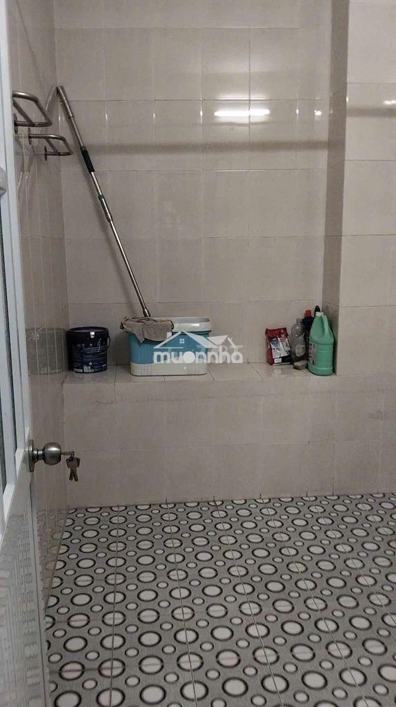 Phòng trống 30m2, có cửa sổ , wc riêng,  gần trường thpt nguyễn trãi - 3