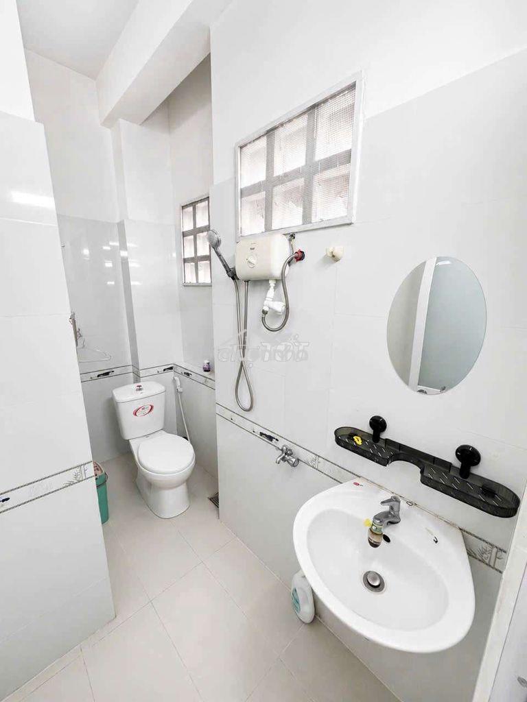 Phòng trọ đầy đủ tiện nghi tại đường bùi văn ba tân thuận đông quận 7 - 3