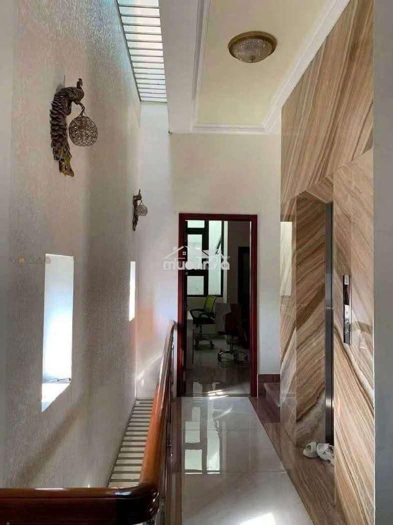 Nhà 3 tấm mặt tiền đường kinh doanh gân go dĩ an  - 2
