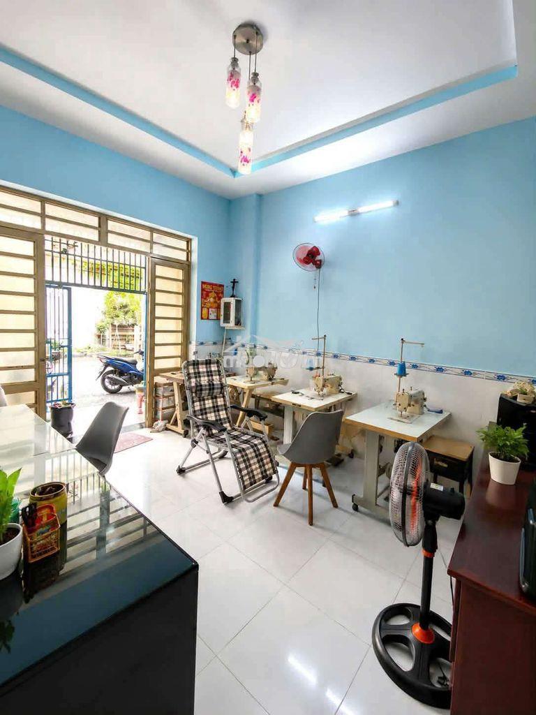 Nhà ngã tư ga 55 m2 chỉ 2,x tỷ  - 3