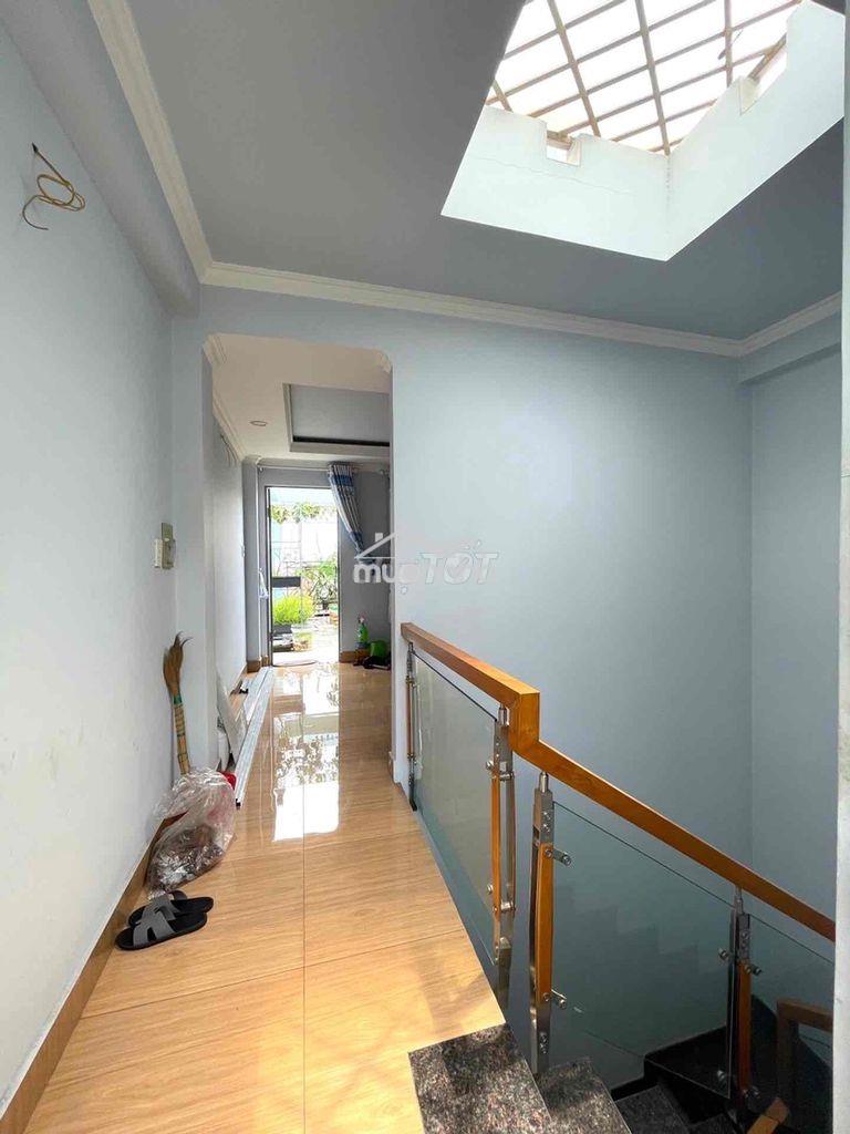 Nhà ng. ảnh thủ q.12 - ngay siêu thị côpmart - 90m2 - 4 tầng - 6,1 tỷ - 4