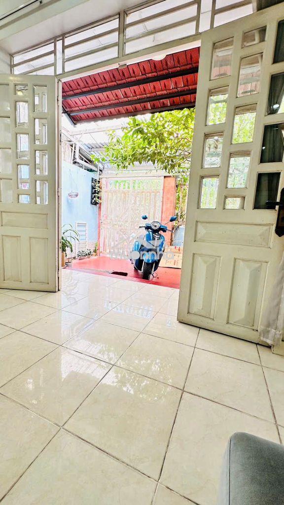 Chủ cho thuê nhà 90m2 mái thái,2pn1wc - có nội thất đường 9 p.linh tây - 2