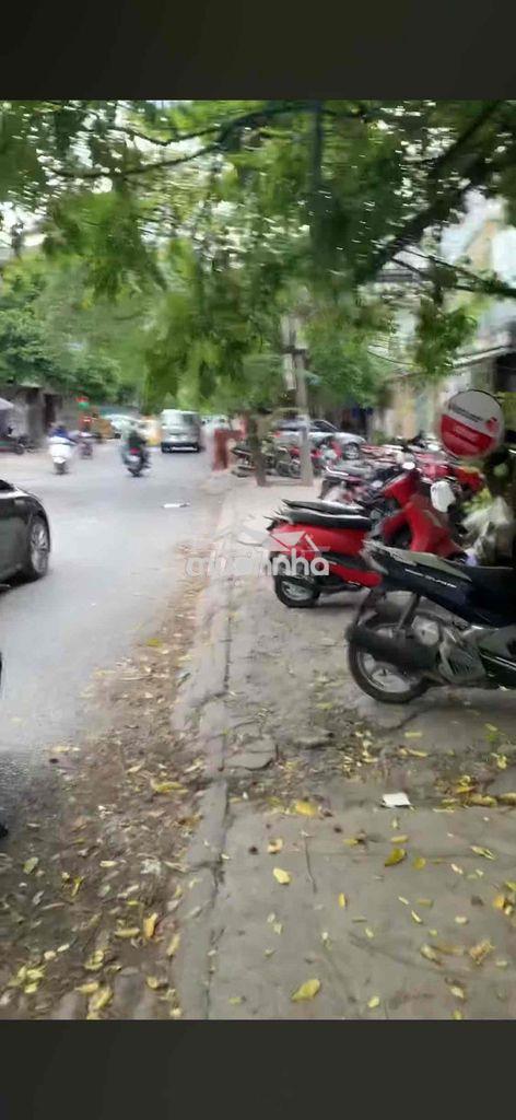 Chính chủ cho thuê nhà số 8 hạ yên quyết