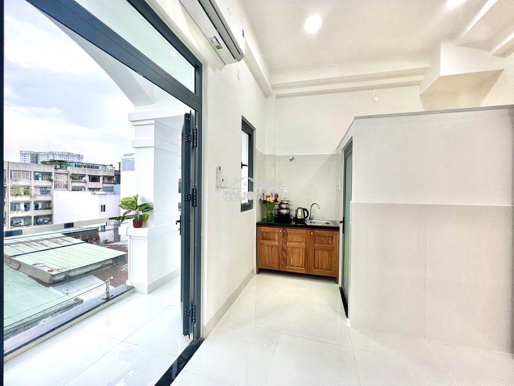 Phòng ban công mới xây thoáng gần đh văn hiến - 4