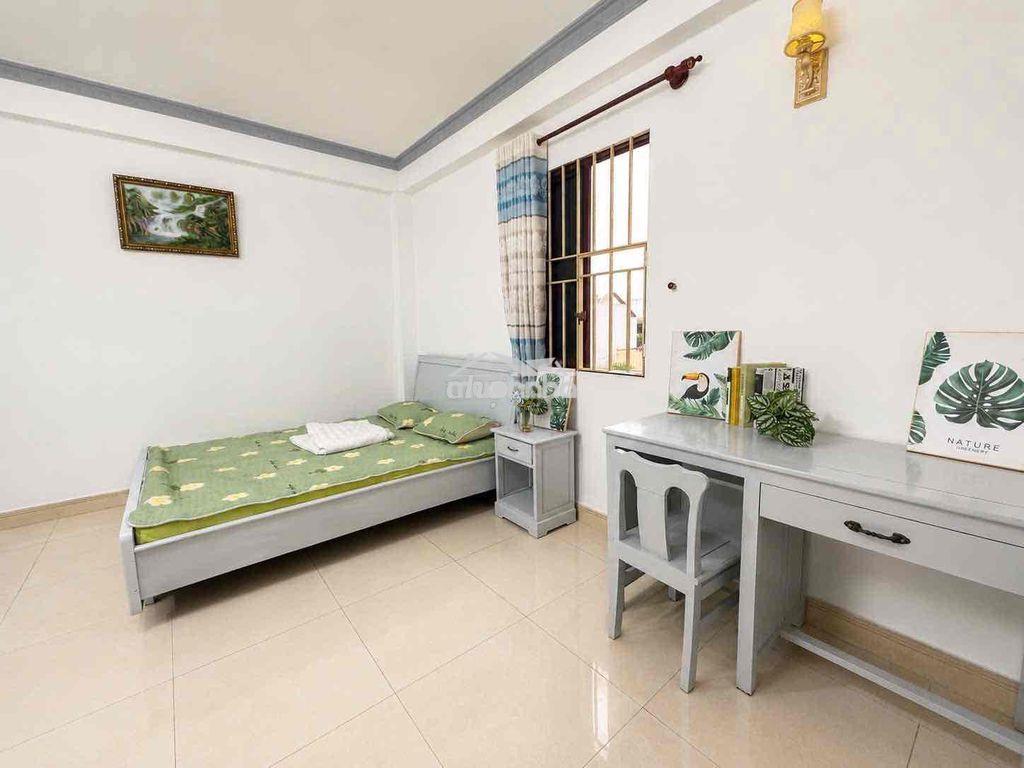 Phòng cửa sổ thang máy full nội thất gần cvien làng hoa dg số 8 - 2