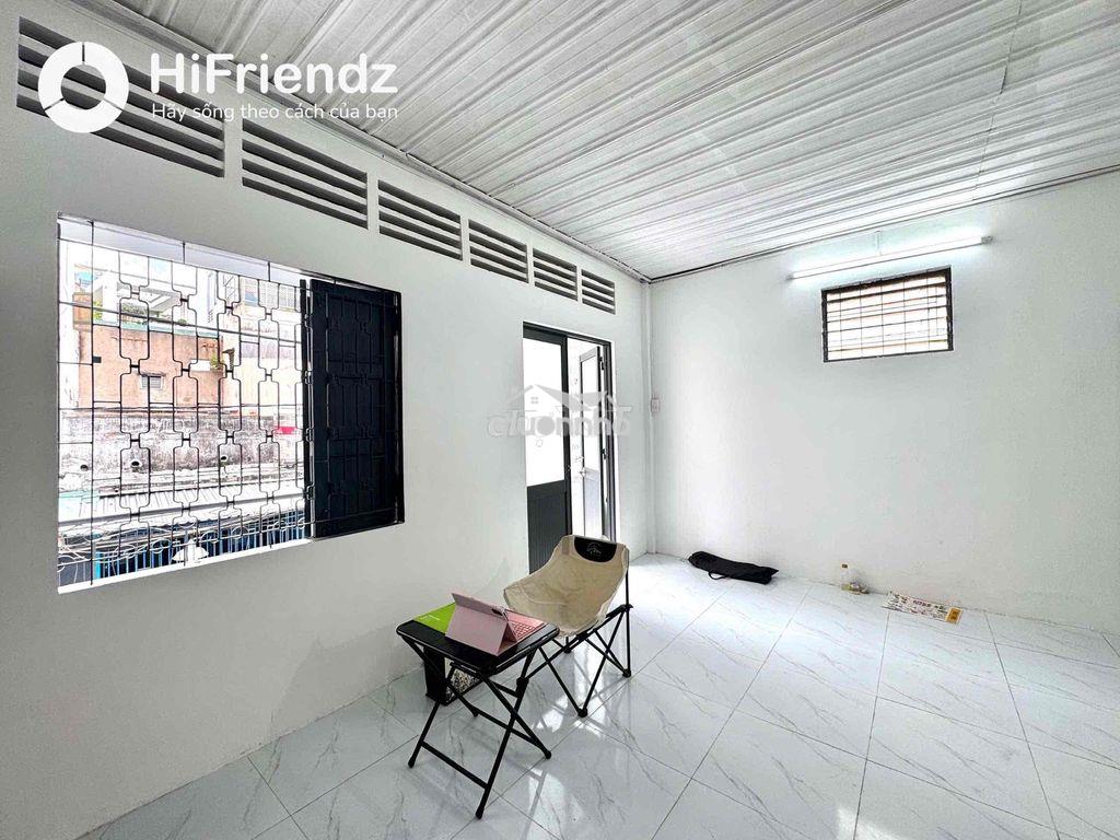 Phòng ban công hssv giá rẻ ngay chợ hoà hưng cách mạng tháng tám q3 - 3
