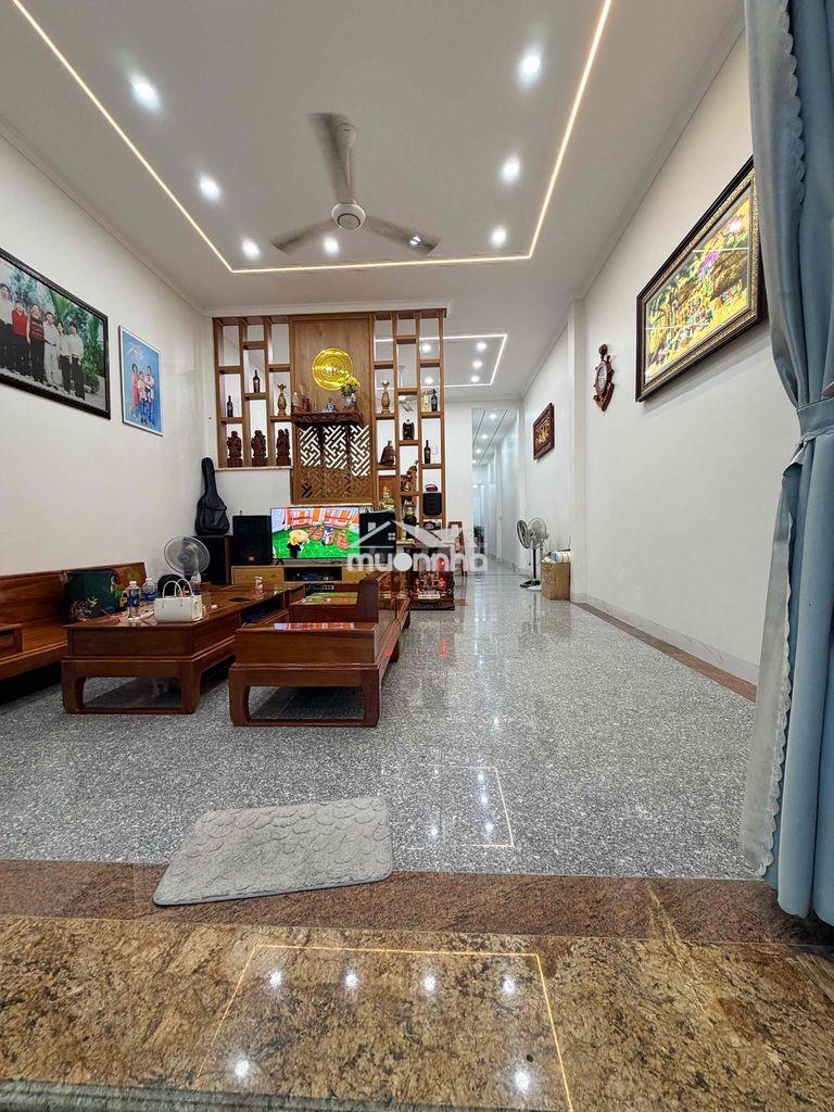 Nhà ngõ hẻm, 135m2 , 2 phòng ngủ,đường 768 biên hoà