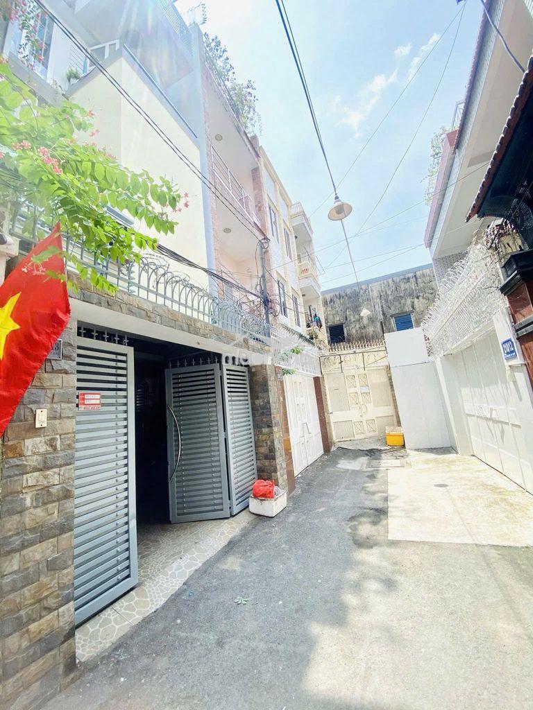 Cho thuê phòng trọ 30m2, cửa thông ra giếng trời, có bếp