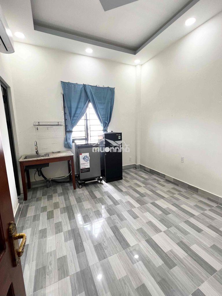 Phòng full nội thất, cửa sổ trời, mới, đẹp