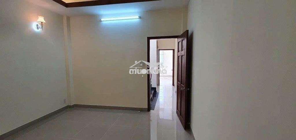 Nguyễn trãi q1. 56m2 4 lầu. 6pn giá chỉ 26tr - 2