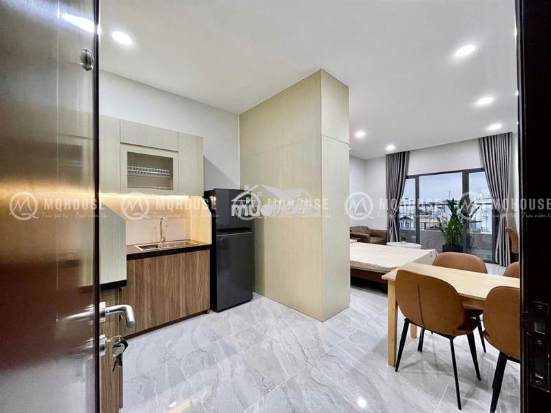 Studio ban công cực đẹp ngay khu bàu cát - ngã tư bảy hiền
