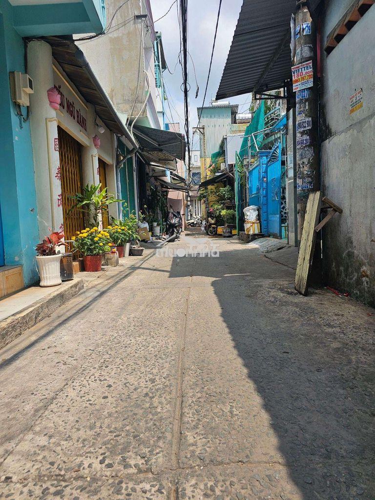 Bán nhà 4×14,không huy hoạch, giáp ngã tư bốn xã