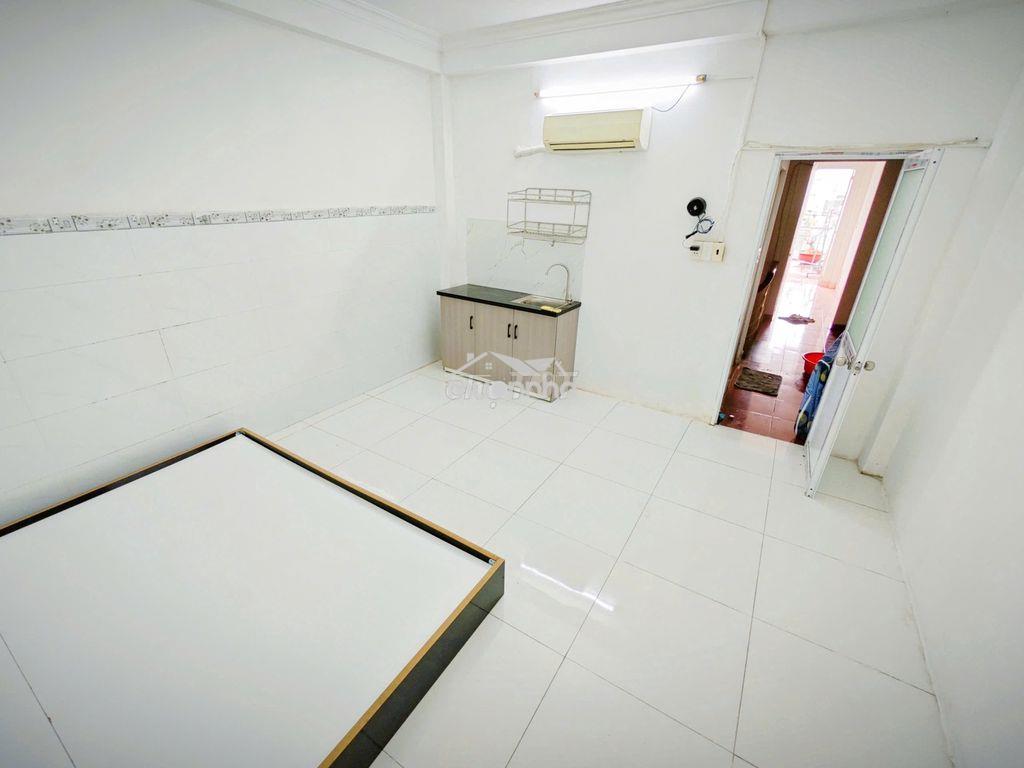 Phòng cho thuê âu dương lân giờ tự do giá 3tr300 - 4
