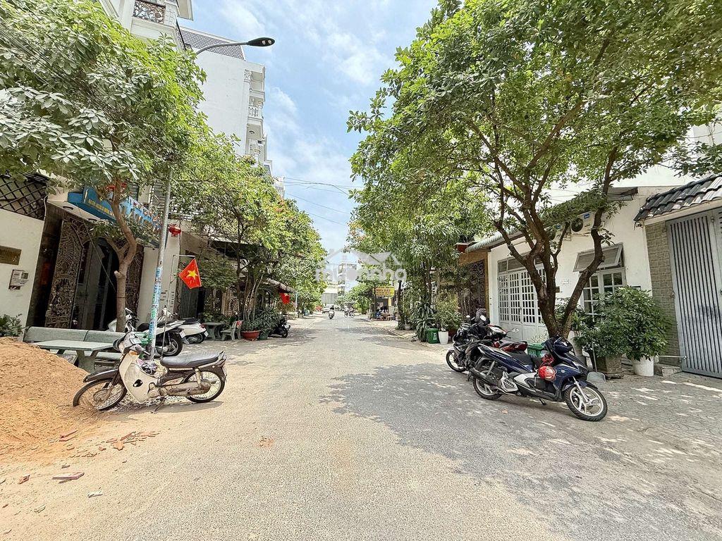 Siêu phẩm ngang 5,5m 4 tầng thang máy hẻm 14m thông khu vip tch 10 - 3