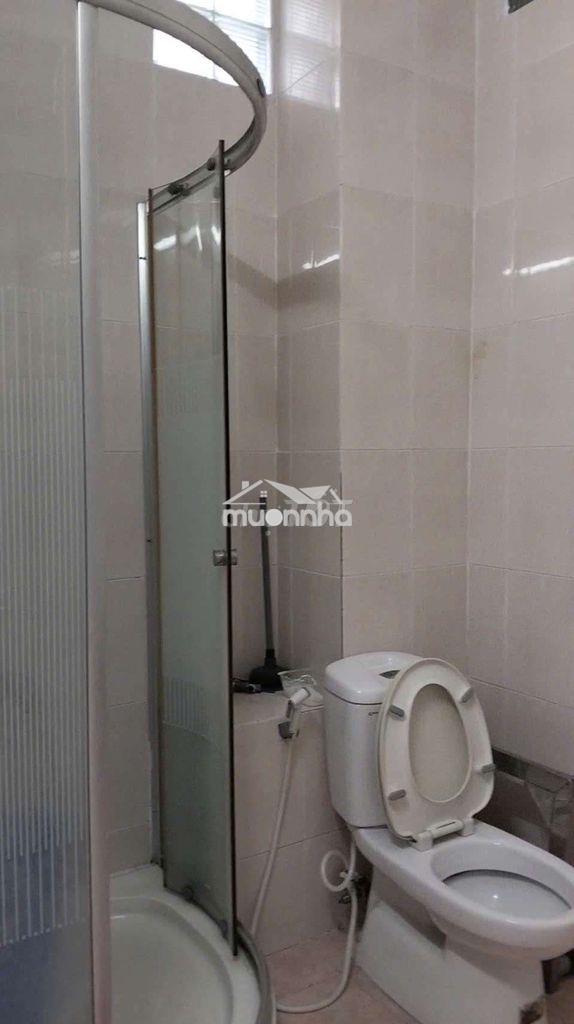 Đoàn văn bơ, ttq4, 30m2 có cửa sổ, wc riêng, máy lạnh giường tủ quạt - 3