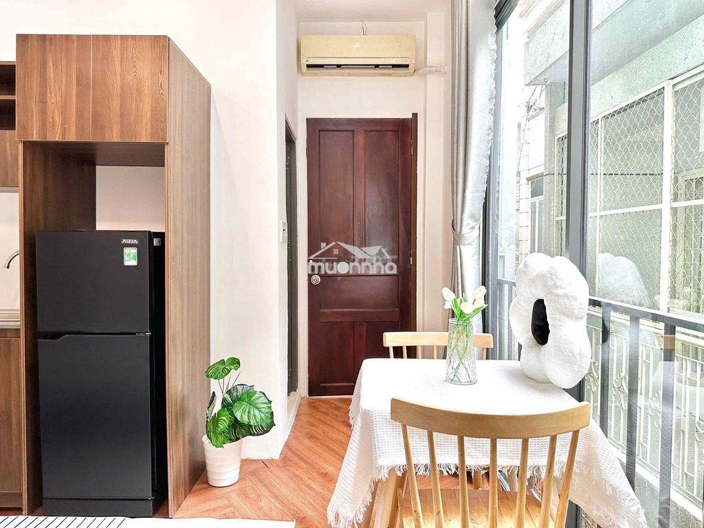 Studio cửa sổ trời nội thất gần chợ bến thành quận 1 - 4