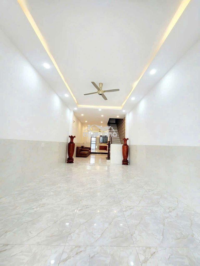 Cho thuê nhà mới mtnb giáp tên lửa dt 4*25m có 06 pn - 4