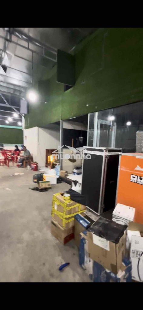 Cho thuê mặt bằng kho 300m2 ngang 10m