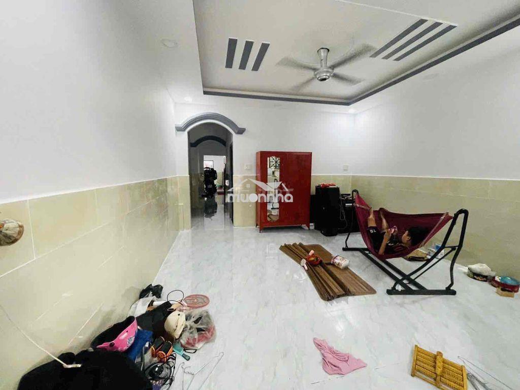 Nhà rộng ( sân xe hơi ) trệt lầu 4pn 2wc. có nội thất - 2
