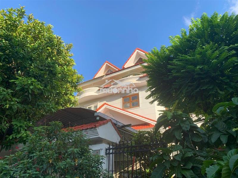Cho thuê biệt thự, kdc khang điền, ngang 8m giá 33tr nguyên căn