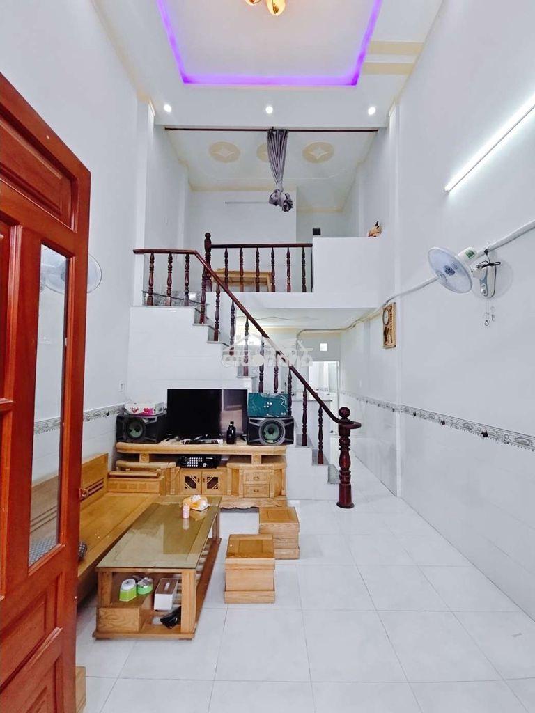 Nhà cấp 4 gác đúc gần chợ khánh long - miếu ông cù bình dương
