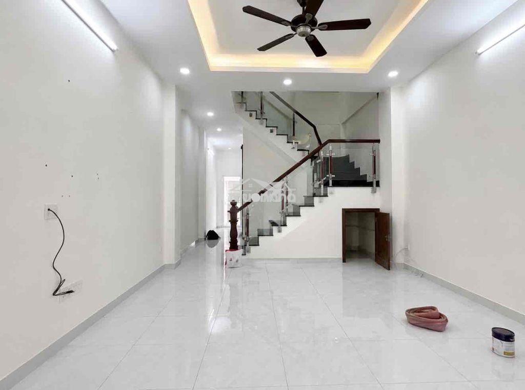 Bán nhà đẹp ở ngay thành thái q10 4 tầng 85m2 - 4.2m mặt tiền. 15.6t - 3
