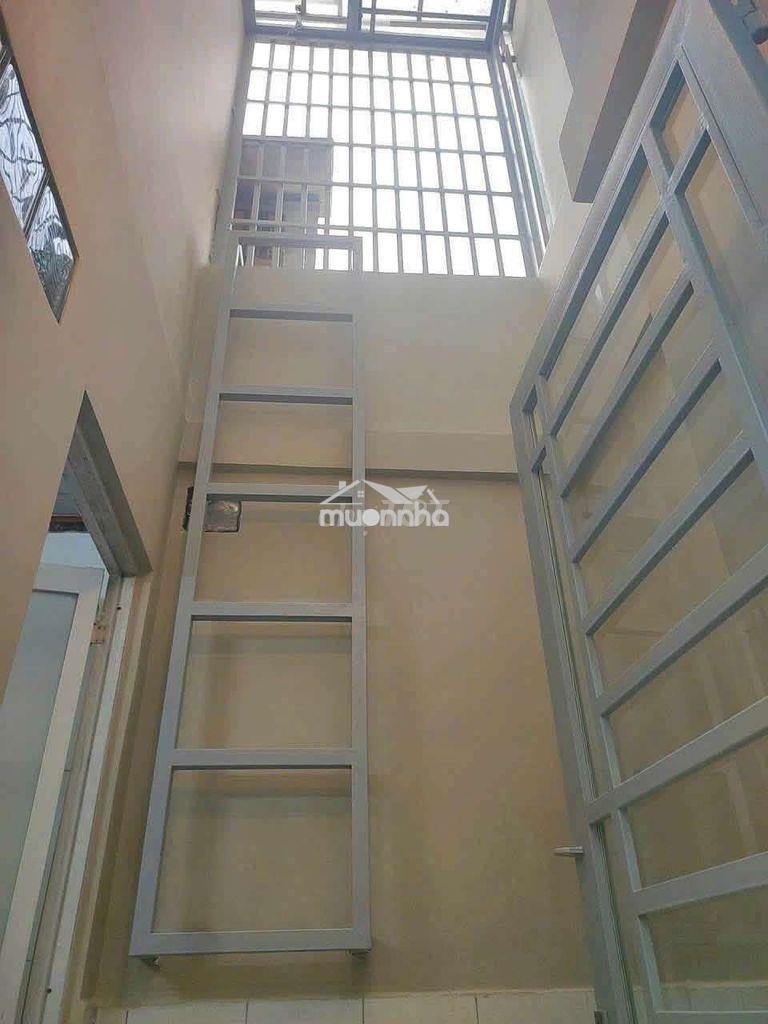 Cho thuê nhà nguyên căn hẻm đoàn văn bơ, gần cầu camelt - 4