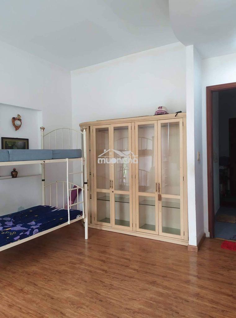 Phòng đẹp rộng rãi thoáng mát, view đẹp, khu biệt thự yên tĩnh - 3