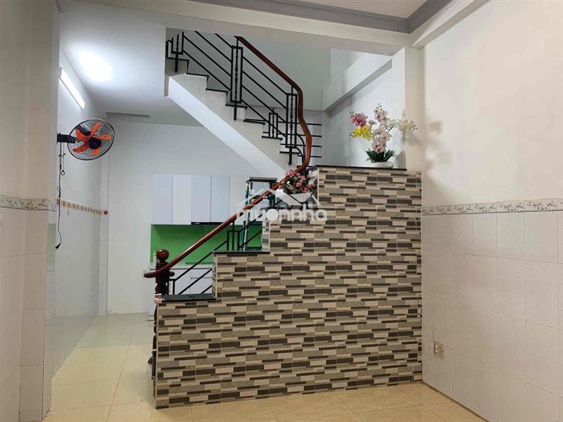 Cho thuê nhà ngay khu vực - chợ xóm mới