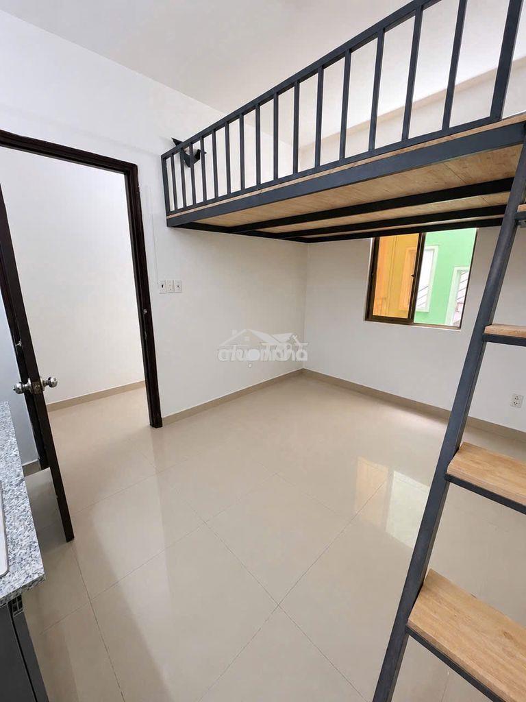 Phòng cửa sổ trời máy lạnh thang máy giá rẻ gần cv làng hoa - 2
