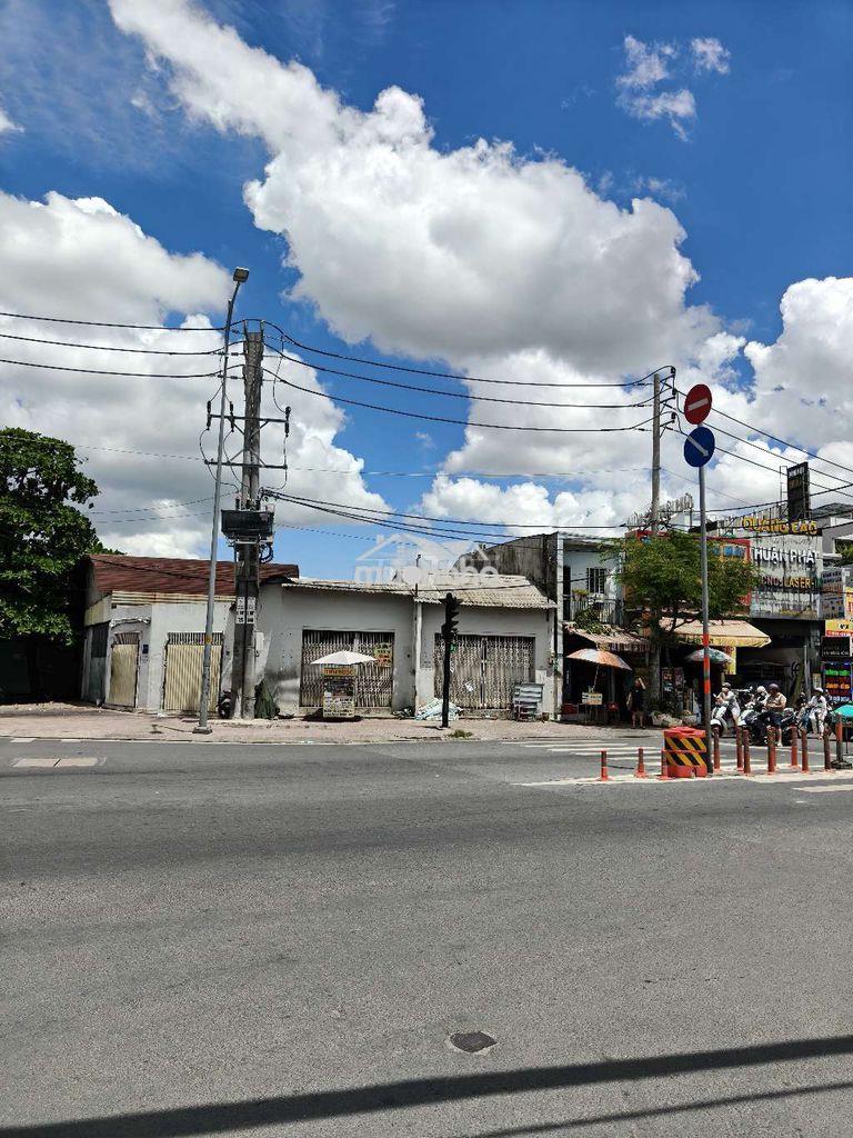 Cho thuê nhà 600m2 góc 2 mặt tiền tô ký và nguyễn hữu cầu, giá 180tr